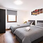 L'endroit By La Reine Center 아파트