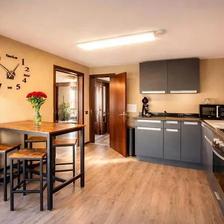 Apartamento L'endroit By La Reine Center *