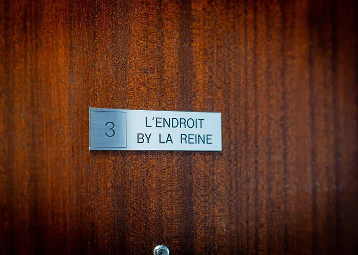 L'endroit By La Reine Center *