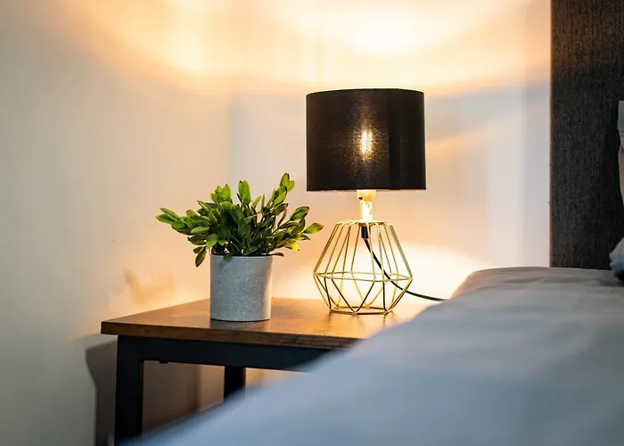 L'endroit By La Reine Center